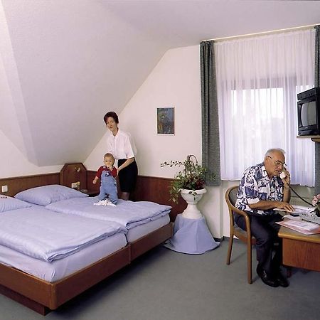 Hotel Ockenheim Bagian luar foto